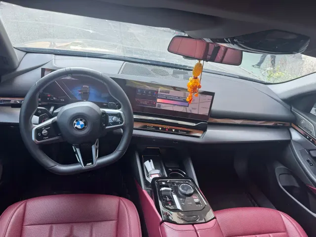 BMW 5 Series — Фото автомобиля 6