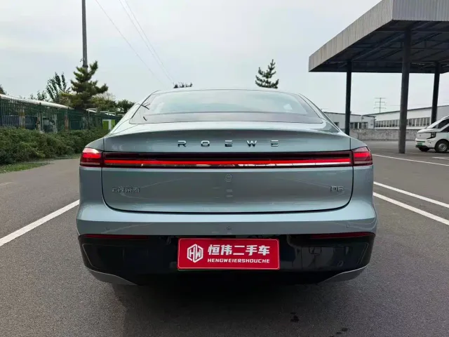 Roewe D6 — Фото автомобиля 5