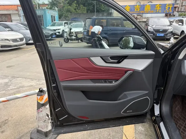 Hongqi HS5 — Фото автомобиля 5