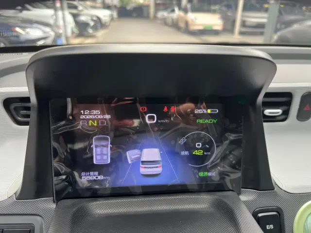 Wuling Hongguang Mini EV — Фото автомобиля 9