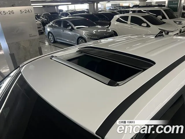 Hyundai Venue — Фото автомобиля 10