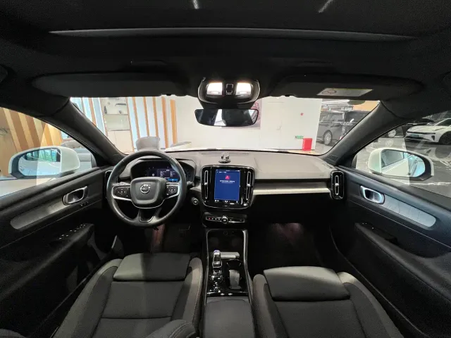 Volvo XC40 — Фото автомобиля 13
