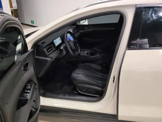 BYD Seal 06 DM-i Touring — Фото автомобиля 9
