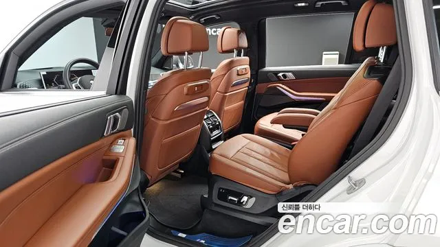 BMW X7 — Фото автомобиля 11