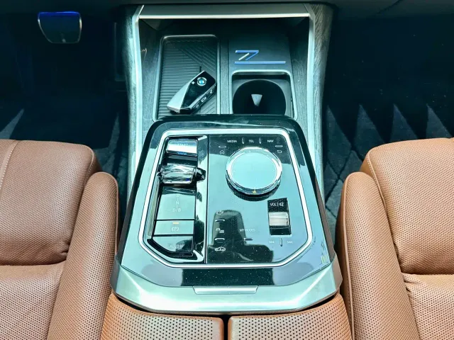 BMW i7 — Фото автомобиля 19