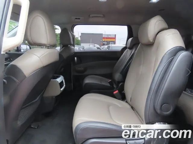 Kia Carnival Generation 4 — Фото автомобиля 6