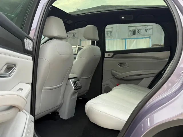 BYD Song Ultra — Фото автомобиля 10