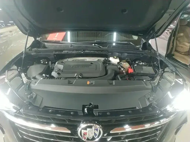 Buick Envision Plus — Фото автомобиля 19