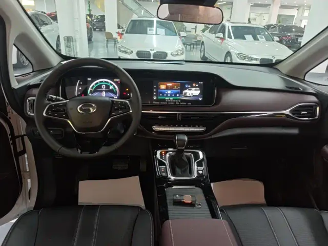 GAC Trumpchi M6 — Фото автомобиля 9