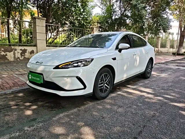 Фотография автомобиля — BYD Seal 05 DM-i