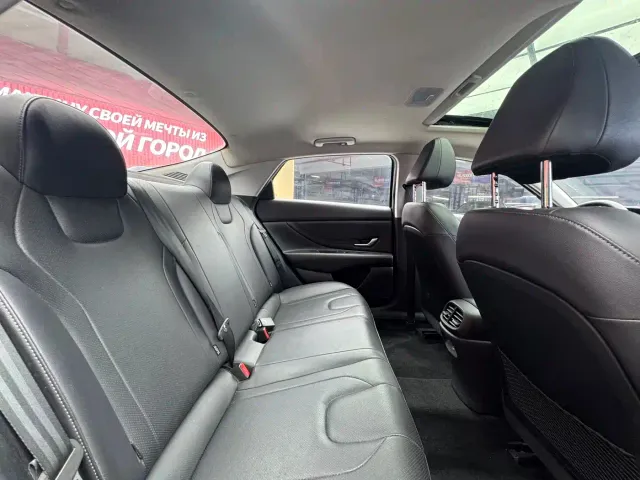Hyundai Elantra — Фото автомобиля 17