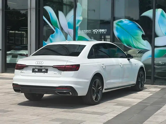 Audi A4L — Фото автомобиля 5