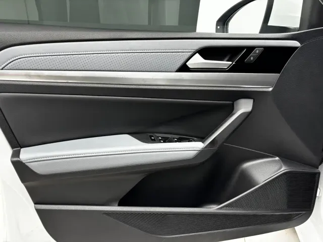 Volkswagen Lavida — Фото автомобиля 17