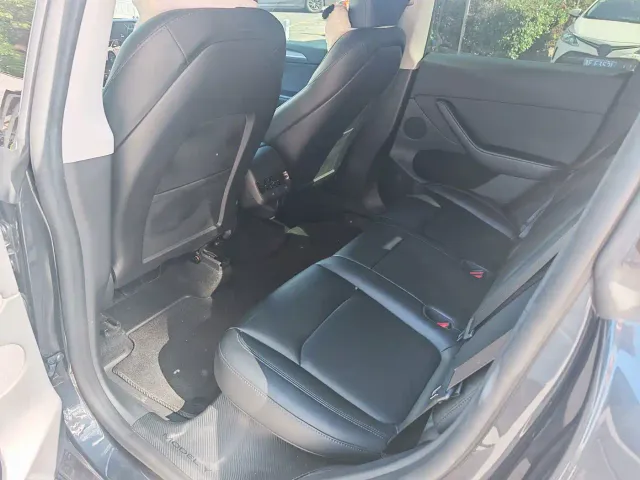 Tesla Model Y — Фото автомобиля 7