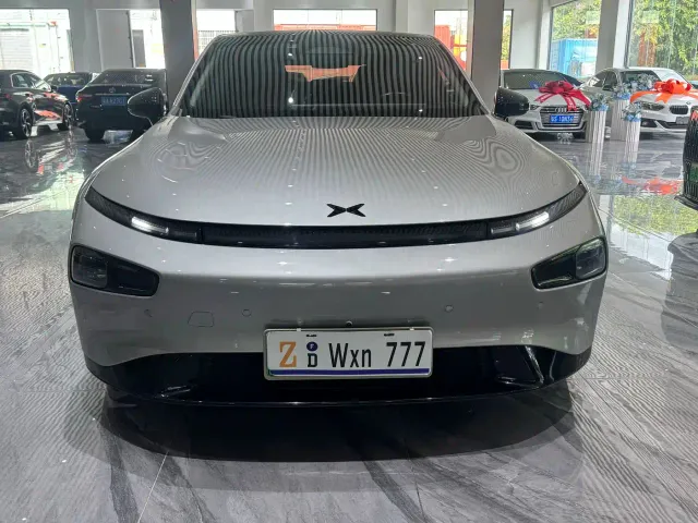 Xpeng P7 — Фото автомобиля 2
