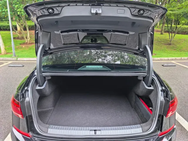 Volkswagen Passat — Фото автомобиля 9