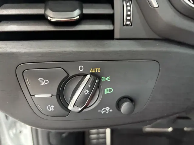 Audi A4L — Фото автомобиля 15
