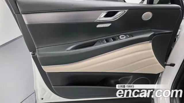 Genesis GV80 2.5T Бензин 2WD — Фото автомобиля 21