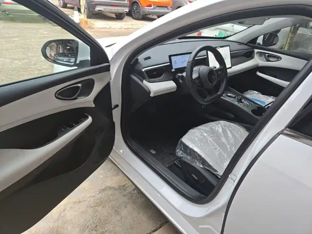 BYD Seal 05 DM-i — Фото автомобиля 15