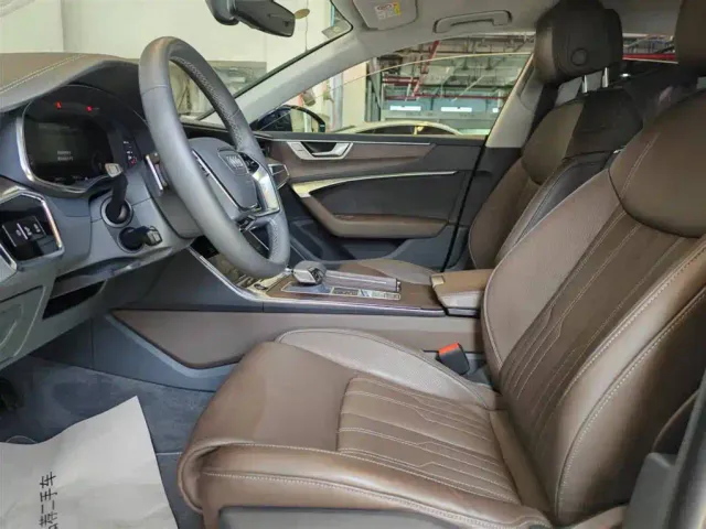 Audi A7L — Фото автомобиля 14