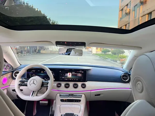 Mercedes-Benz E-Class — Фото автомобиля 12