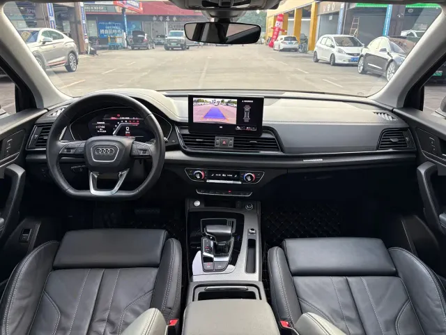 Audi Q5L — Фото автомобиля 9