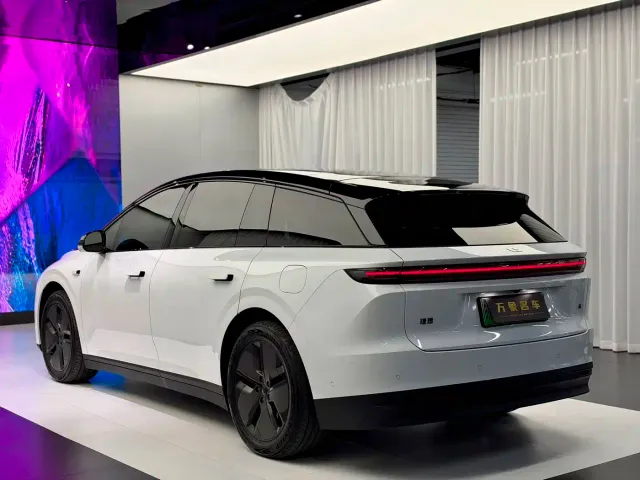 Li Auto i6 — Фото автомобиля 12