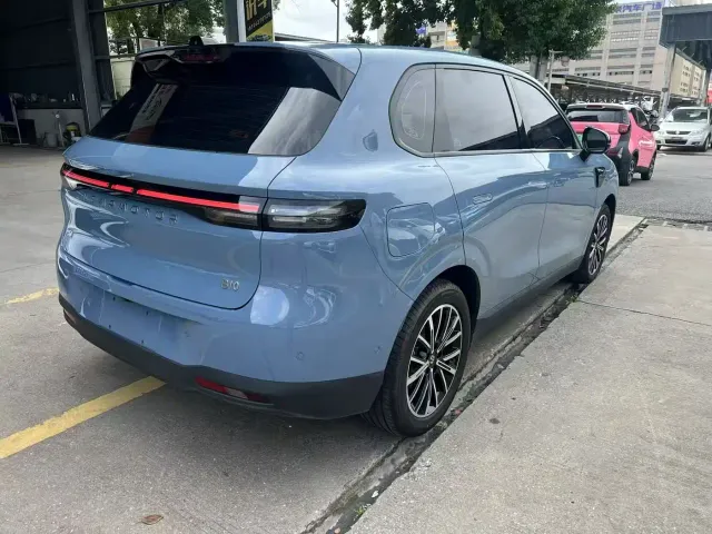 Leapmotor B10 — Фото автомобиля 15