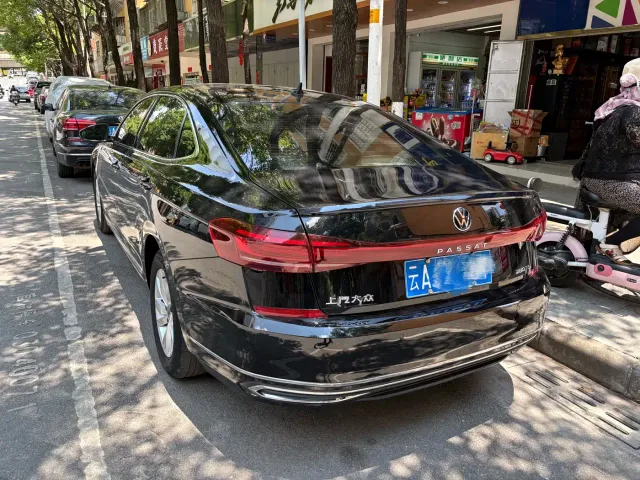 Volkswagen Passat — Фото автомобиля 3