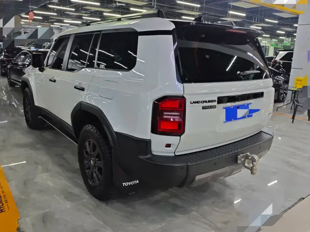 Toyota Prado — Фото автомобиля 4