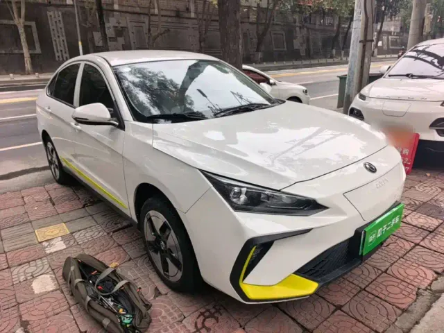 Dongfeng Fengshen E70 — Фото автомобиля 3