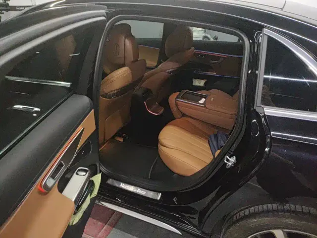Mercedes-Benz E-Class — Фото автомобиля 8