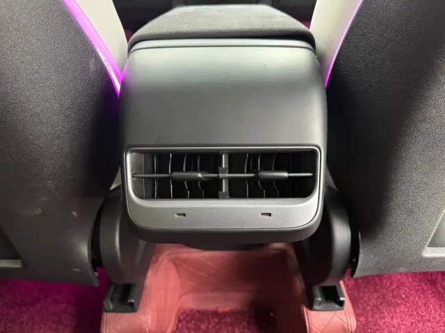 Tesla Model Y — Фото автомобиля 15