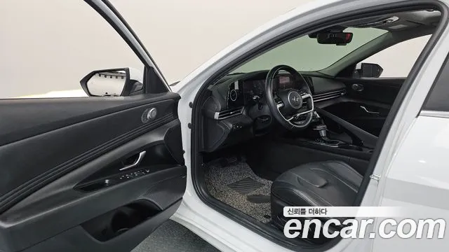 Hyundai Avante CN7 — Фото автомобиля 10