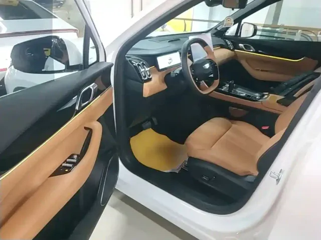 Geely Boyue L — Фото автомобиля 15