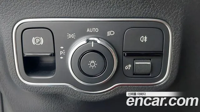 Mercedes-Benz EQA — Фото автомобиля 9