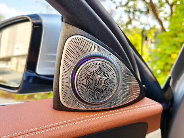 Mercedes-Benz E-Class — Фото автомобиля 5