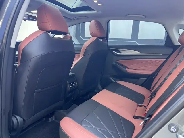 Changan Eado — Фото автомобиля 9