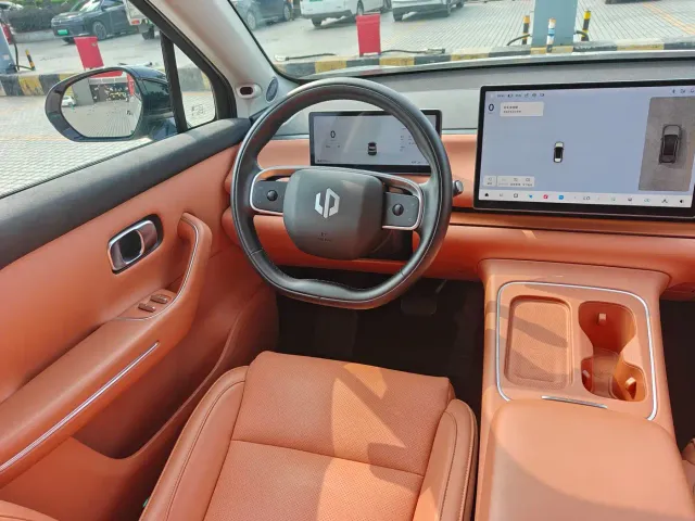 Leapmotor C10 — Фото автомобиля 14
