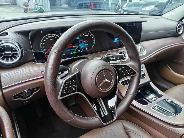 Mercedes-Benz E-Class — Фото автомобиля 11