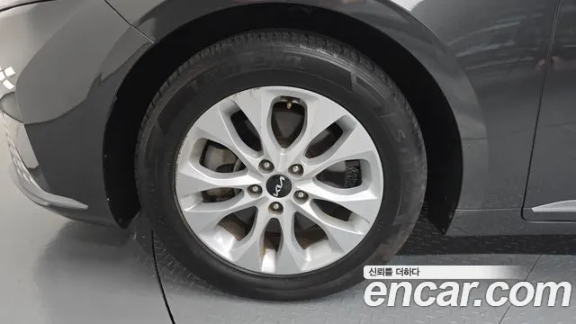 Kia K8 2.5 Бензин 2WD — Фото автомобиля 5