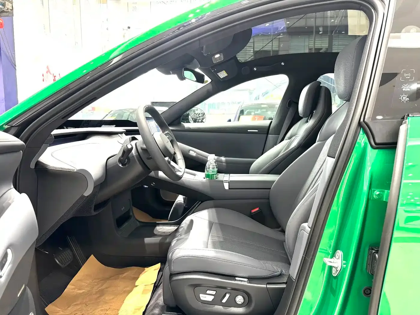 Xiaomi Auto Xiaomi YU7 2025 Extended Range RWD Edition — Фото автомобиля 5