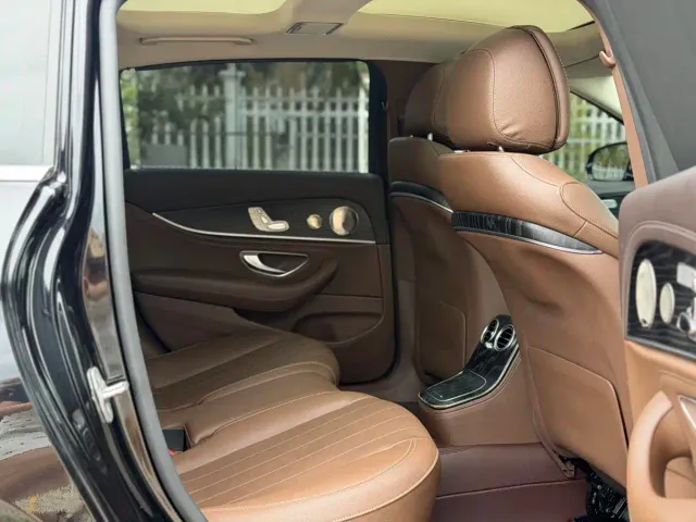 Mercedes-Benz E-Class — Фото автомобиля 13