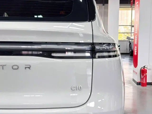 Leapmotor C10 — Фото автомобиля 13