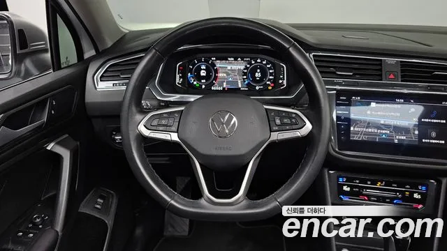 Volkswagen Tiguan — Фото автомобиля 12