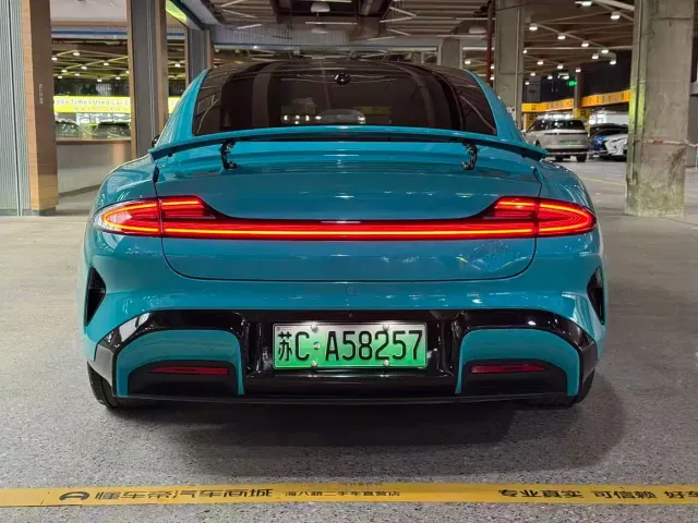 Xiaomi SU7 — Фото автомобиля 8