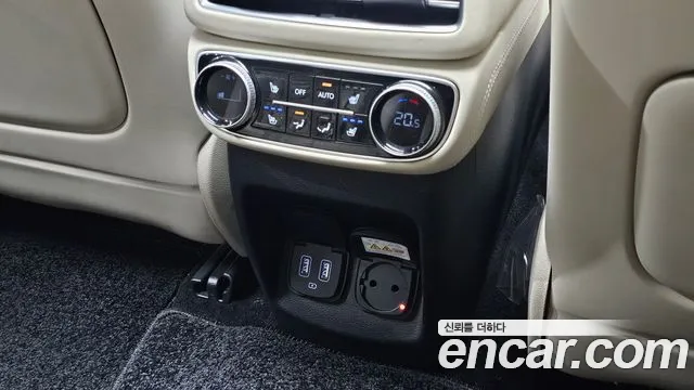 Genesis GV80 — Фото автомобиля 25