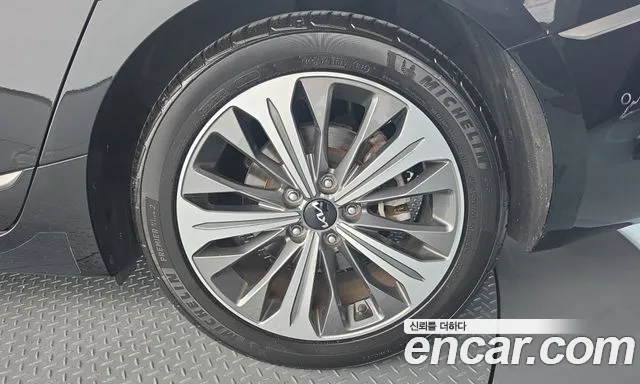 Kia K8 Hybrid — Фото автомобиля 6