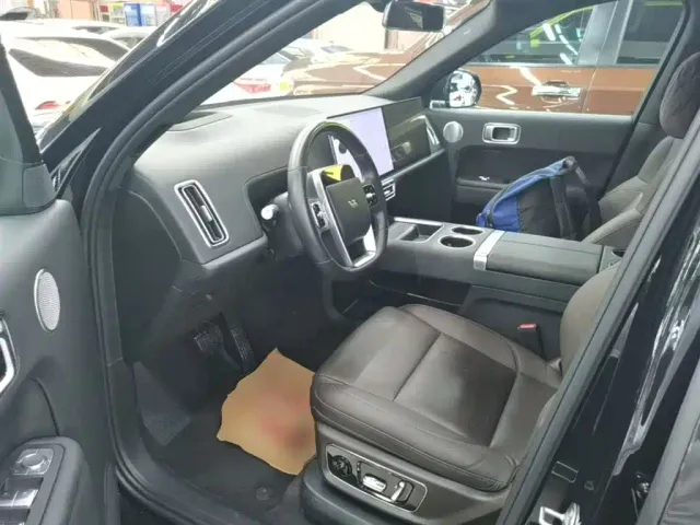 Li Auto L9 — Фото автомобиля 15