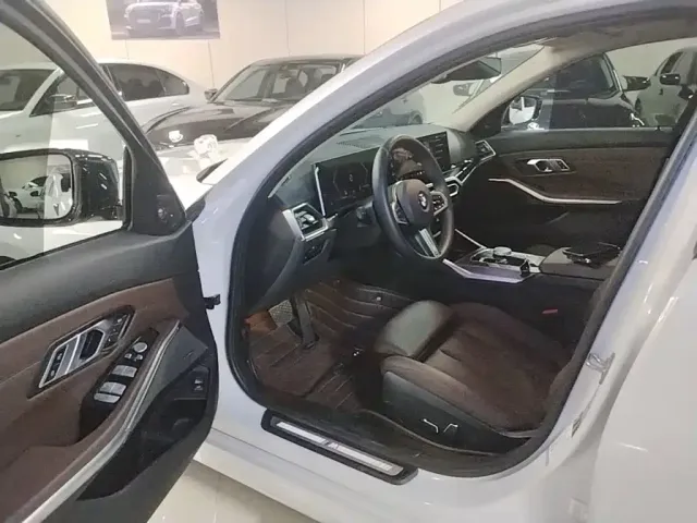 BMW 3 Series — Фото автомобиля 15
